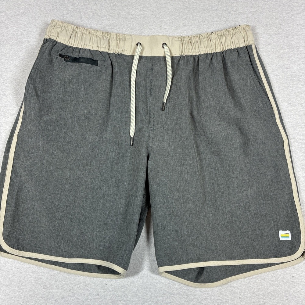 Vuori Banks Shorts V330 Unlined 7" Inseam Men's Size XL Gray Cream Trim Gym